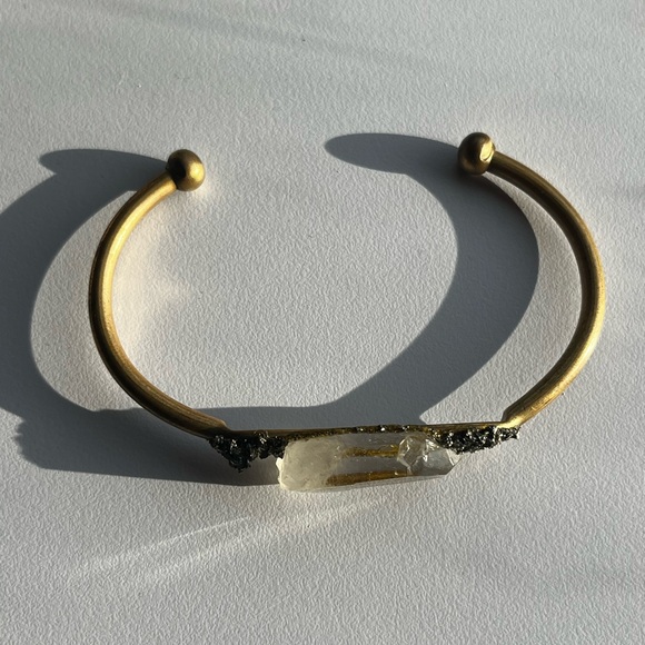 Dea Dia Quartz Cuff Bracelet - Picture 4 of 4